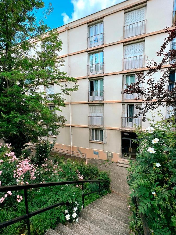 Appartement Spacieux Avec Balcon Saint-Fons Buitenkant foto